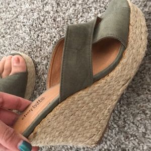 Cute Charlotte Russe Olive espadrille wedges !